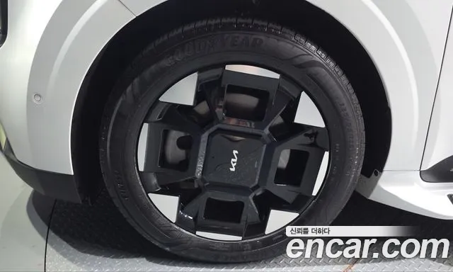 Kia Carnival 2024 thumb 5