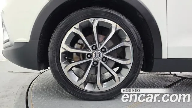 KG_Mobility_Ssangyong TIBOLI 2017 thumb 5