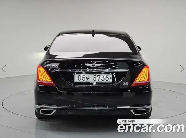Genesis G90 2017 thumb 3