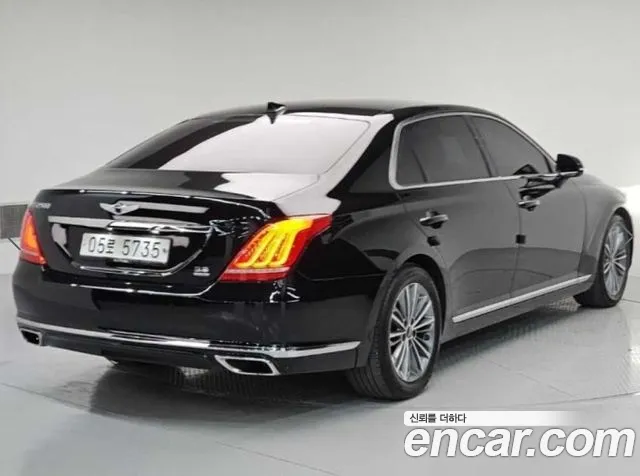 Genesis G90 2017 thumb 4