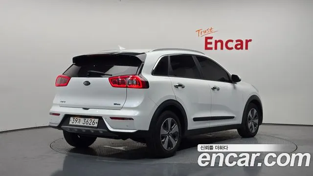 Kia Niro 2018 thumb 2