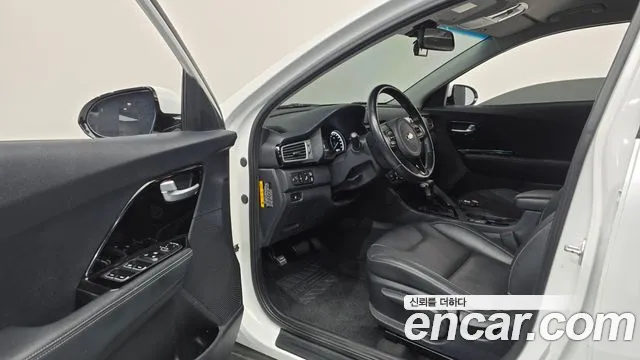 Kia Niro 2018 thumb 10
