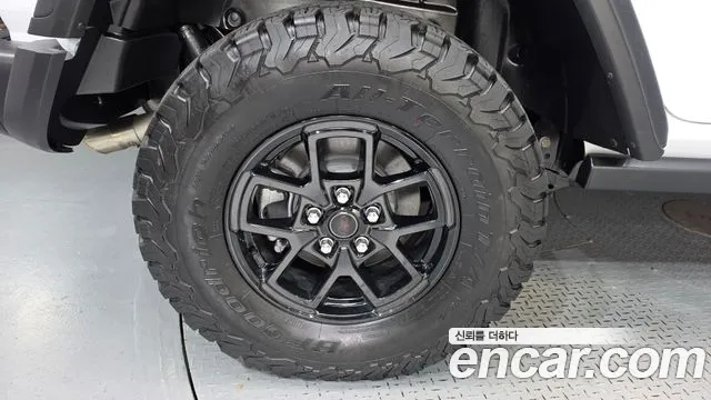 Jeep Wrangler 2024 thumb 5