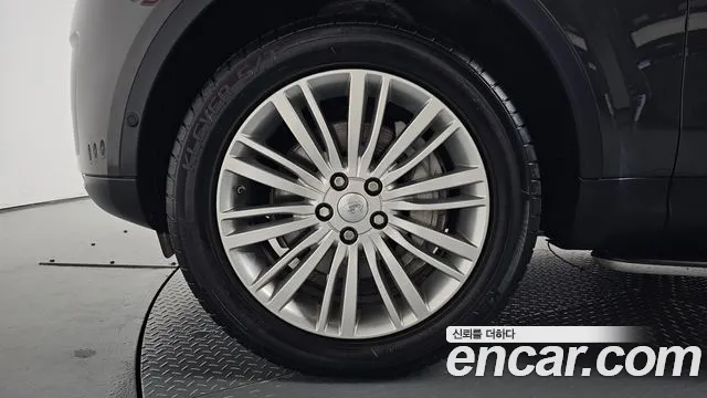 Land Rover Discovery 2019 thumb 4