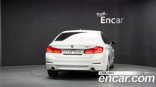 BMW 5-Series 2019 thumb 3