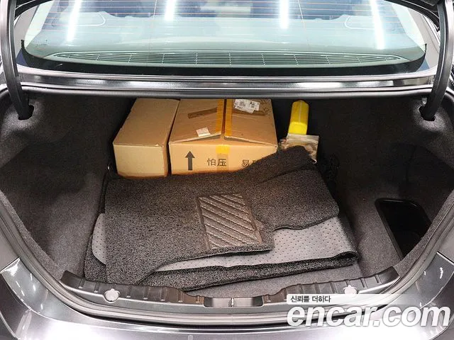 BMW 5-Series 2011 thumb 5