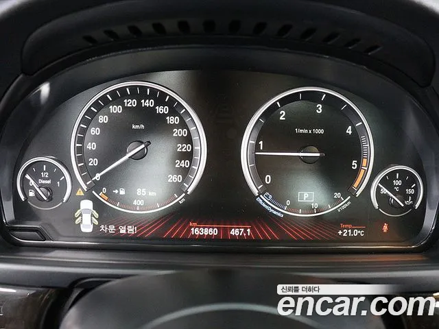 BMW 5-Series 2011 thumb 6