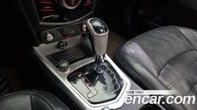 KG_Mobility_Ssangyong TIBOLI 2015 thumb 9