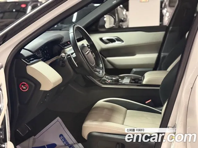 Land Rover Range Rover Velar 2018 thumb 5