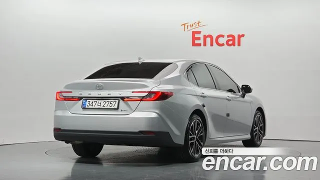 Toyota Camry 2024 thumb 2
