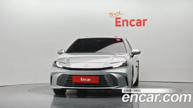 Toyota Camry 2024 thumb 3