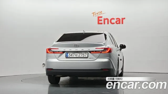 Toyota Camry 2024 thumb 4