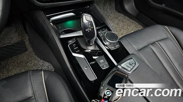 BMW 5-Series 2020 thumb 9
