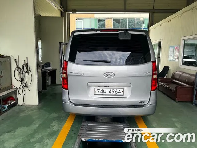 Hyundai Starex 2012 thumb 2