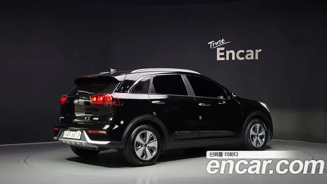 Kia Niro 2017 thumb 2