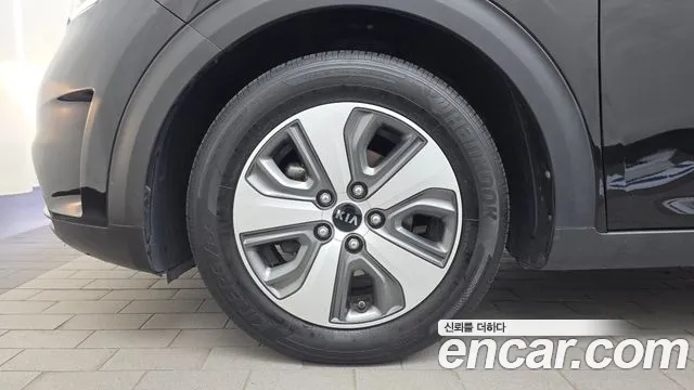 Kia Niro 2017 thumb 5