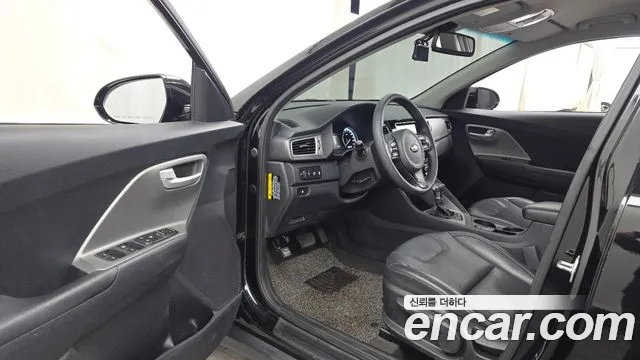 Kia Niro 2017 thumb 10