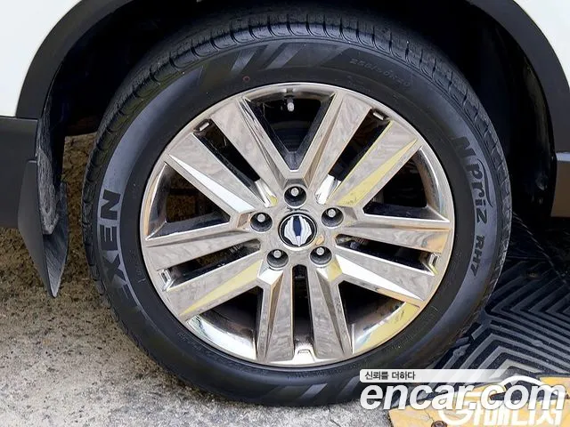 KG_Mobility_Ssangyong Rexton 2018 thumb 5