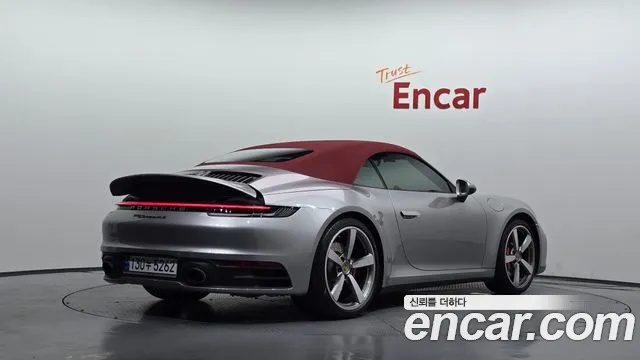 Porsche 911 2022 thumb 2