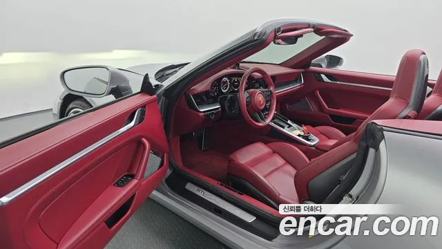 Porsche 911 2022 thumb 10