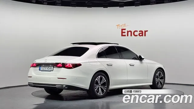 Mercedes-Benz E-Класс 2025 thumb 2