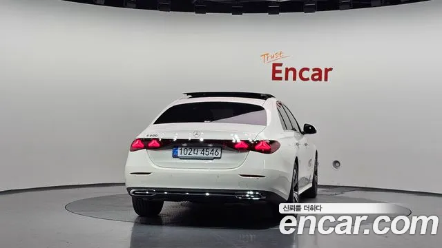 Mercedes-Benz E-Класс 2025 thumb 4