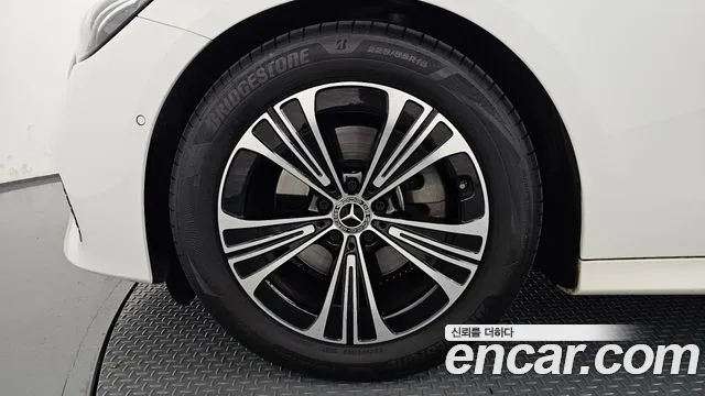 Mercedes-Benz E-Класс 2025 thumb 5
