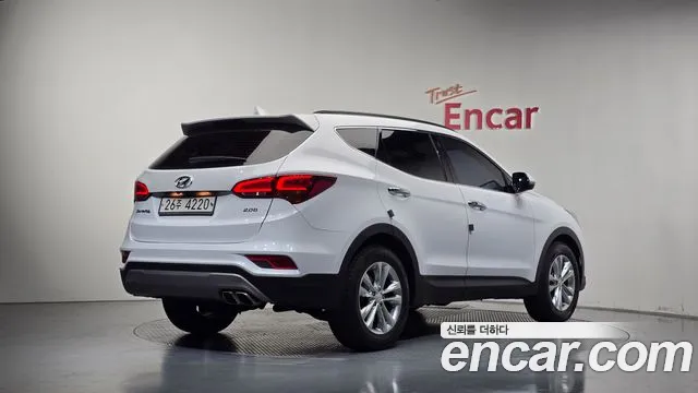 Hyundai Santa Fe 2018 thumb 2