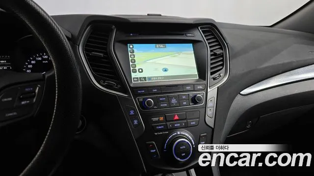 Hyundai Santa Fe 2018 thumb 12