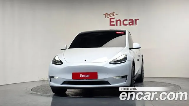 Tesla Model Y 2022 thumb 2