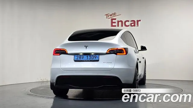 Tesla Model Y 2022 thumb 3