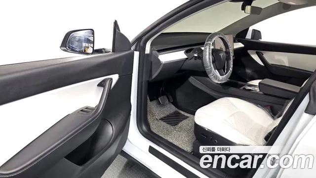 Tesla Model Y 2022 thumb 9