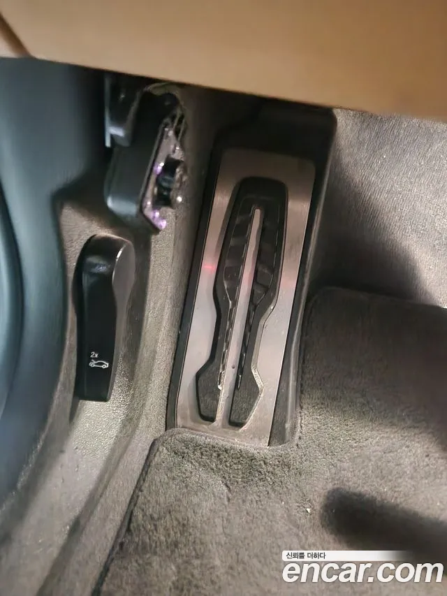 BMW 5-Series 2017 thumb 3