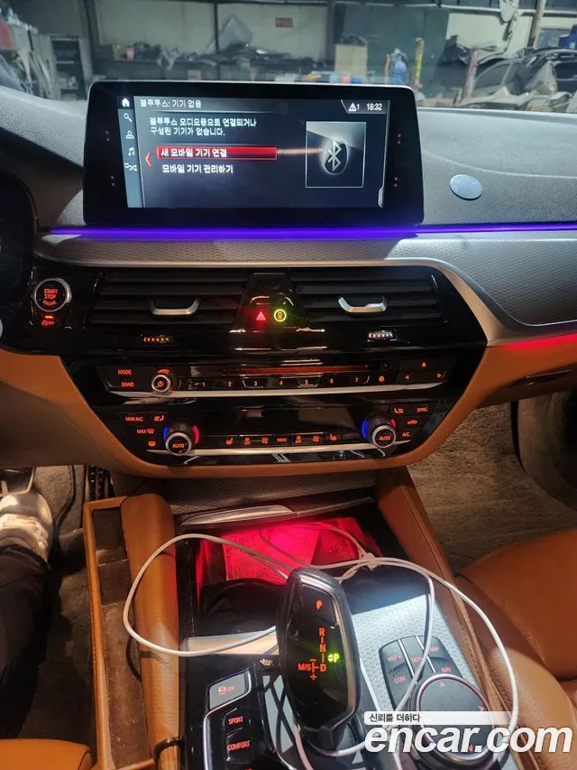 BMW 5-Series 2017 thumb 4