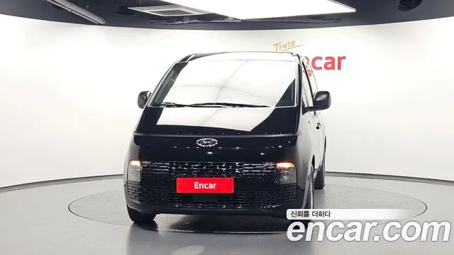 Hyundai Staria 2023 thumb 3