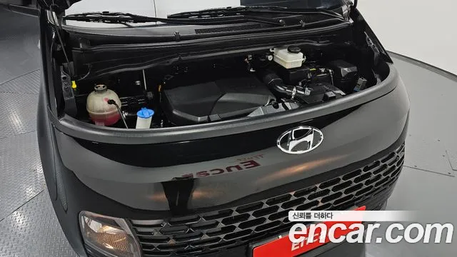 Hyundai Staria 2023 thumb 6