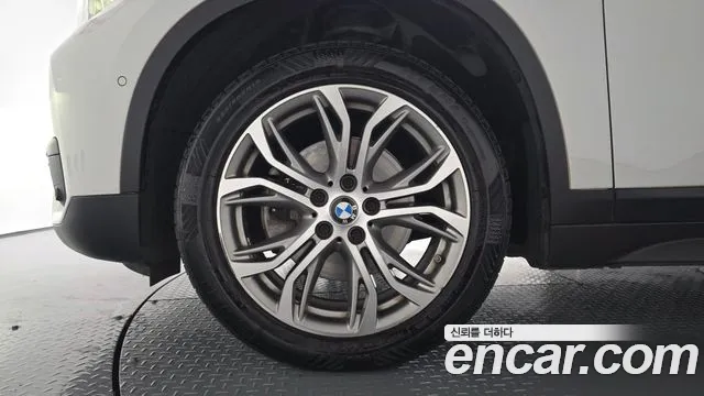 BMW X1 2019 thumb 4
