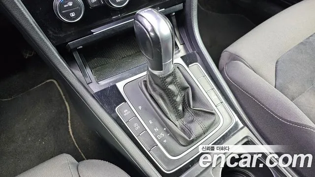 Volkswagen Golf Sportsvan 2016 thumb 9