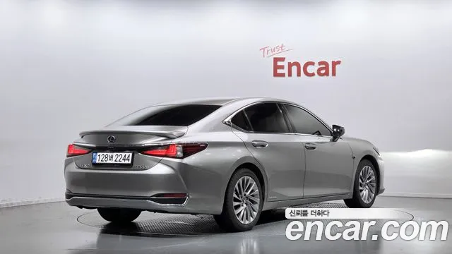 Lexus ES 2019 thumb 2
