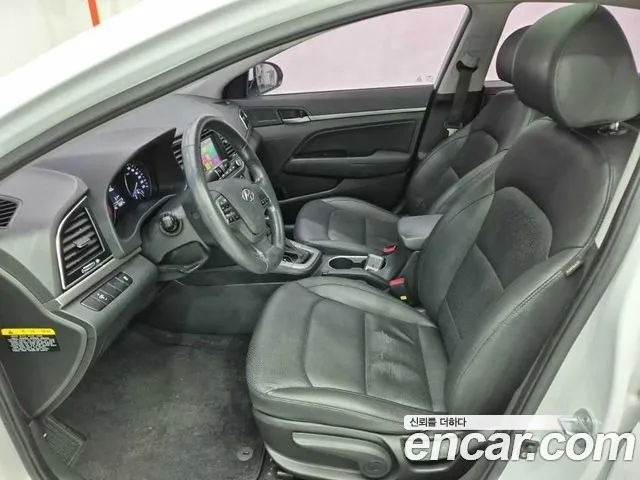Hyundai Avante 2016 thumb 10