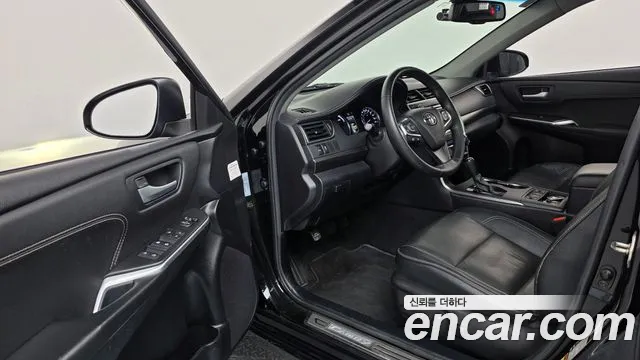 Toyota Camry 2015 thumb 10
