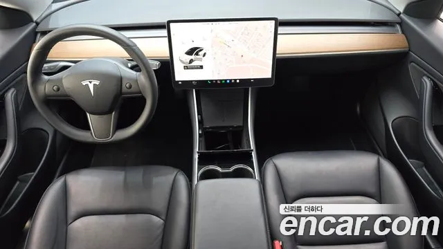Tesla Model 3 2020 thumb 7