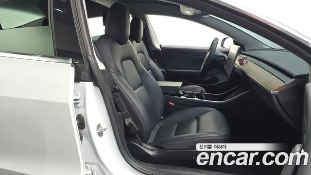 Tesla Model 3 2020 thumb 12
