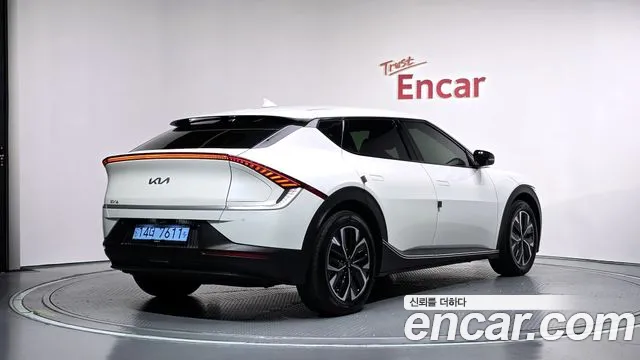 Kia EV6 2022 thumb 2