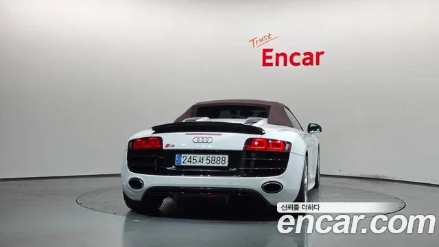 Audi R8 2012 thumb 4
