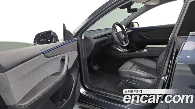 Tesla Model Y 2025 thumb 10