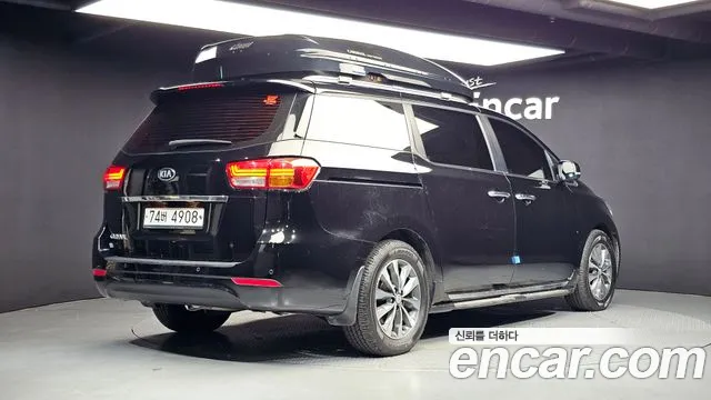 Kia Carnival 2016 thumb 2