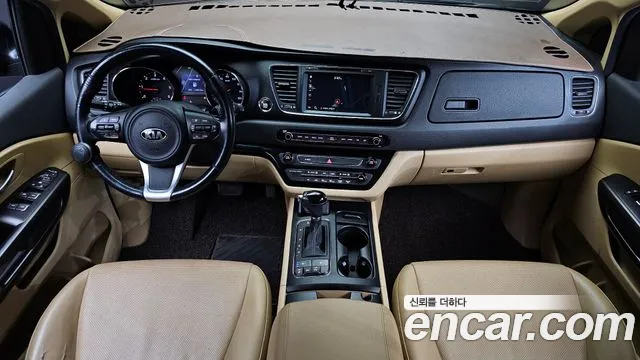 Kia Carnival 2016 thumb 7