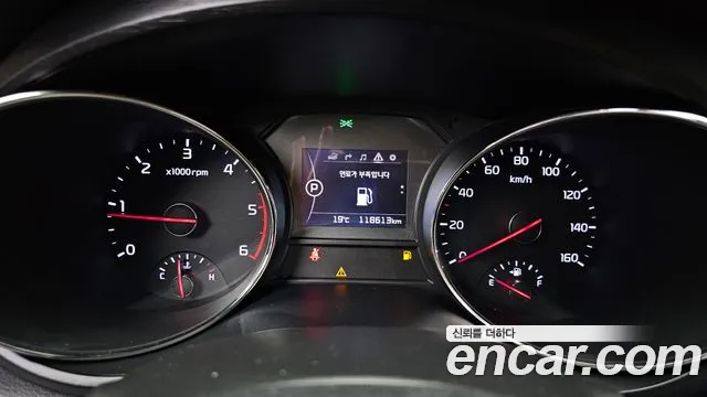 Kia Carnival 2016 thumb 8