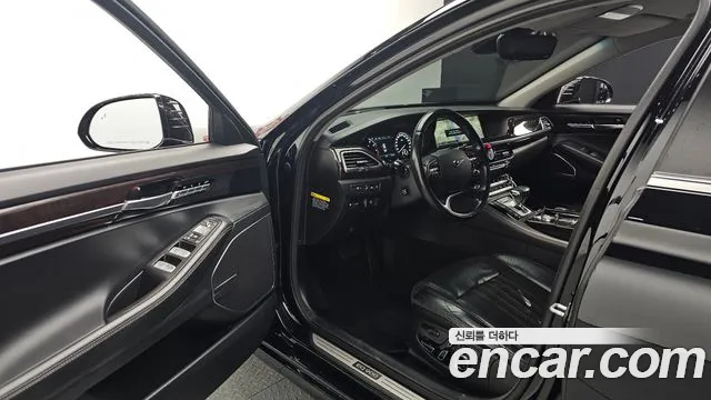 Genesis G90 2016 thumb 10